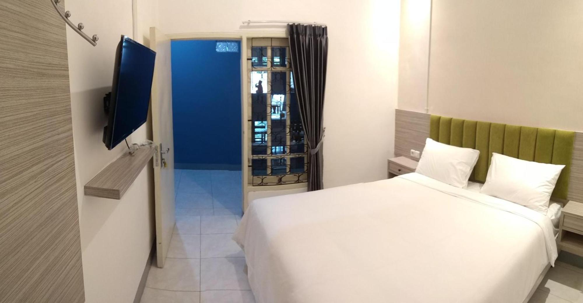 Kokonut Guesthouse 수라바야 외부 사진